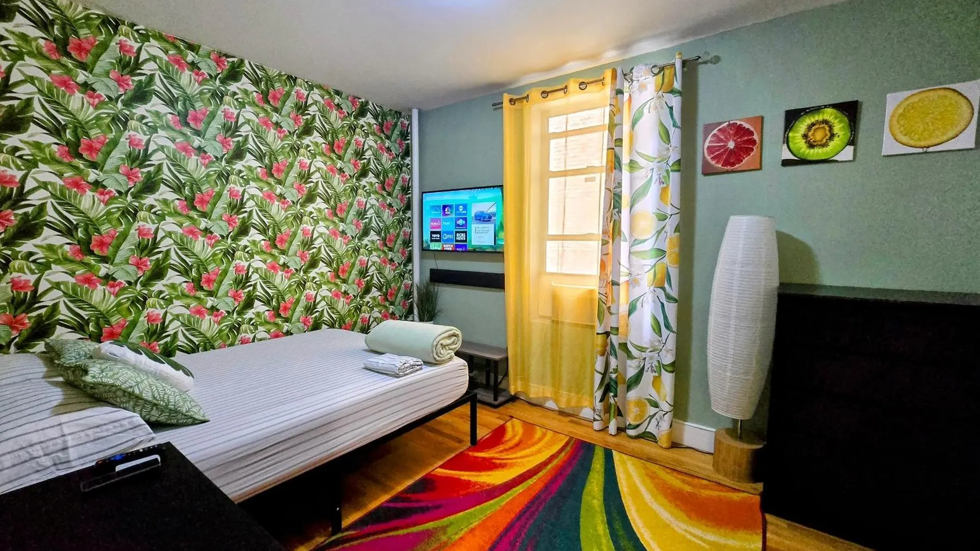 Tropical Comfort Room In Harlem Cozy Stay With Snacks & Style New York Apartment