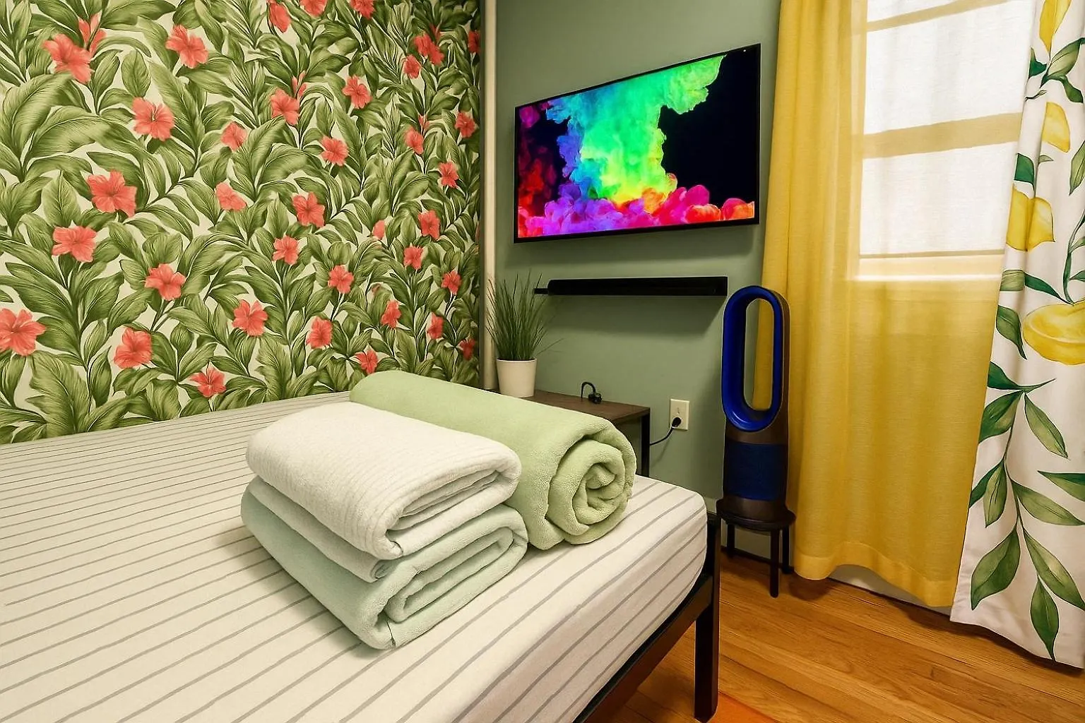 Tropical Comfort Room In Harlem Cozy Stay With Snacks & Style New York 0*,  United States