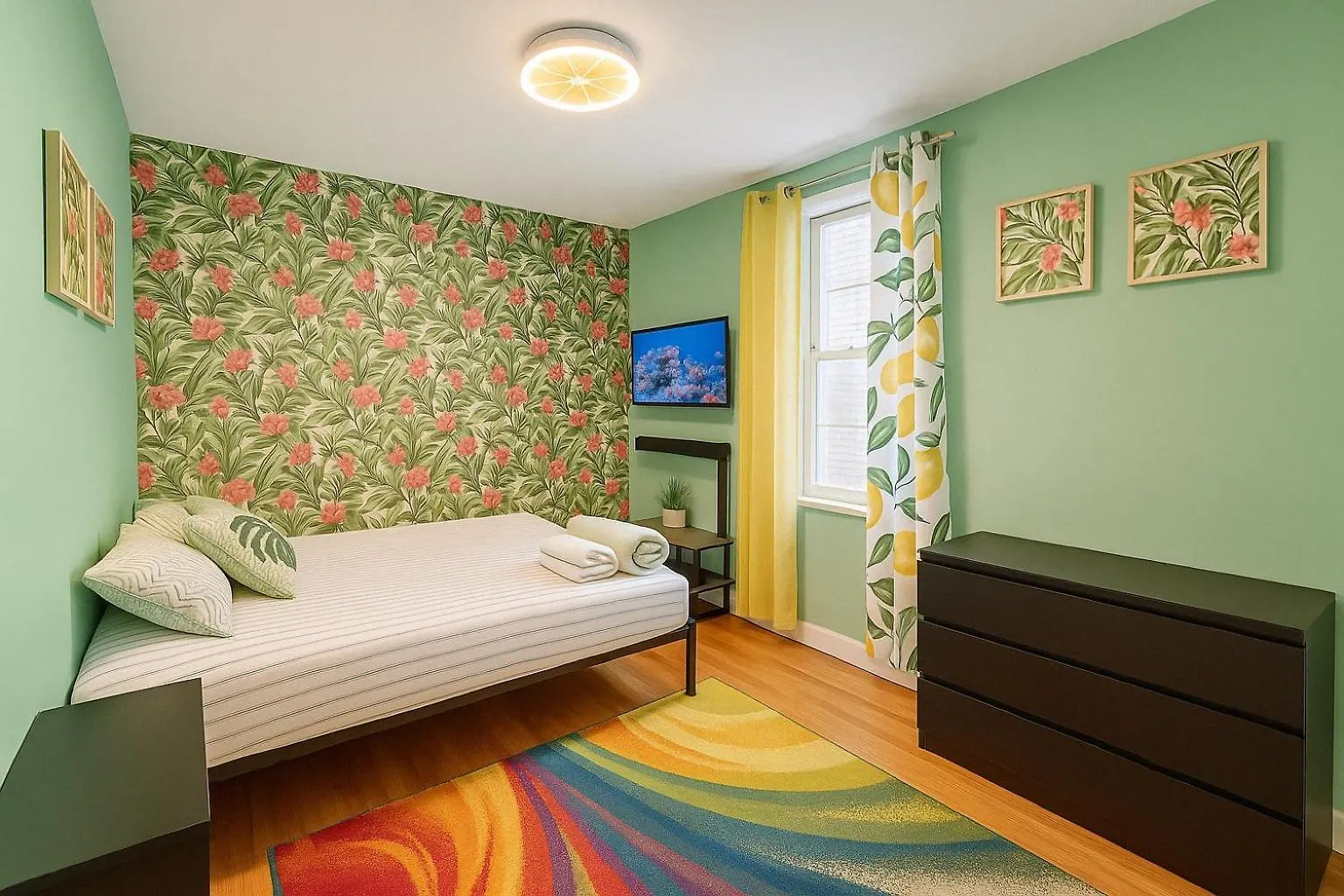 Tropical Comfort Room In Harlem Cozy Stay With Snacks & Style New York